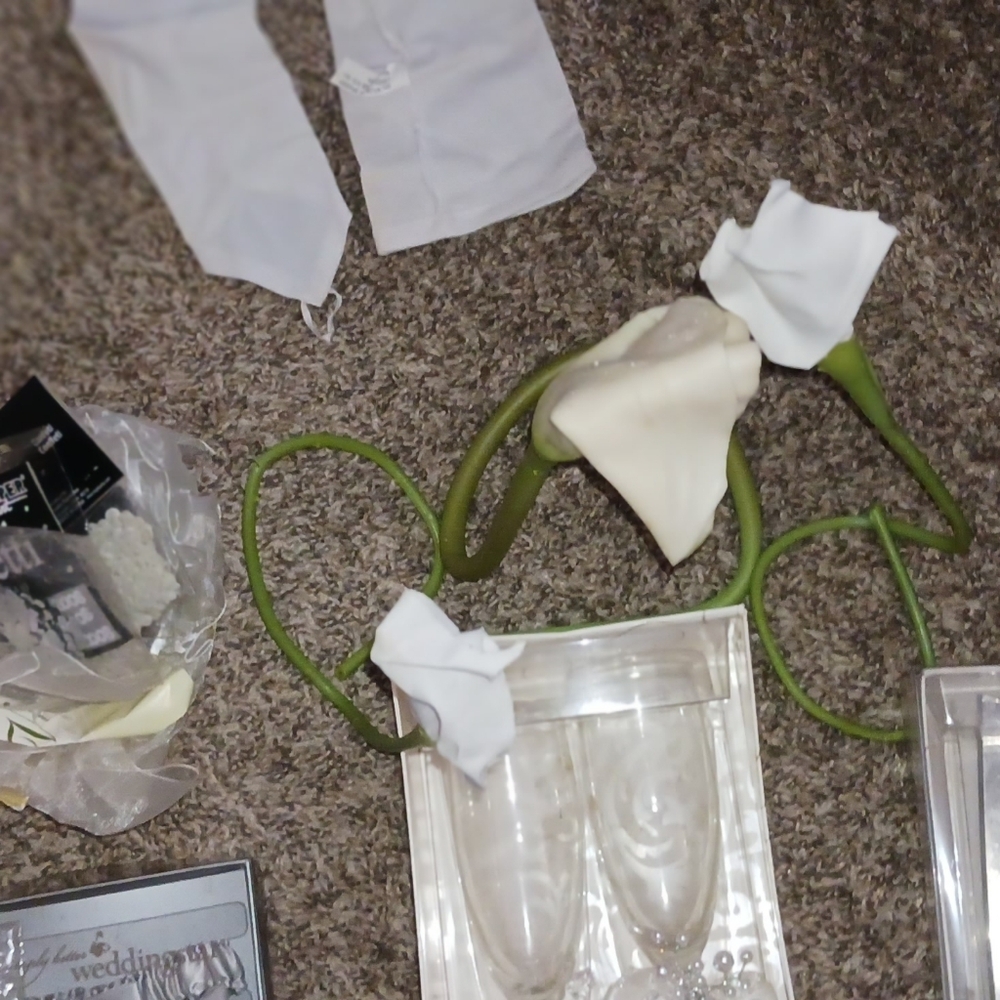 Elegant White Calla Lily Decor